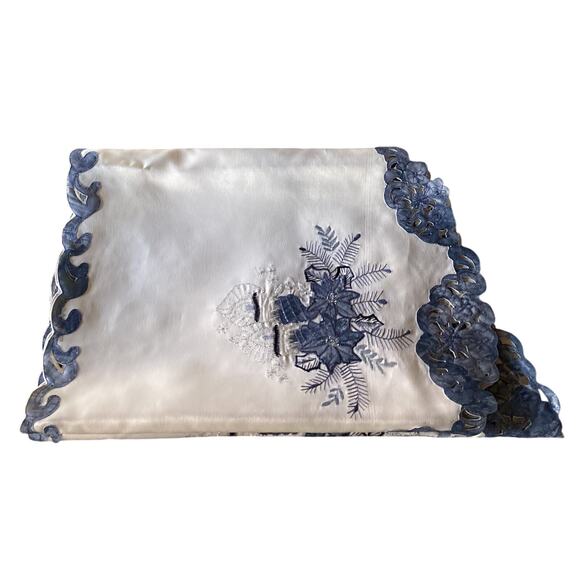 Embroidered Christmas Mantel Scarf White Blue Bells Candles Lace Trim 18.5X94 In - Picture 5 of 7